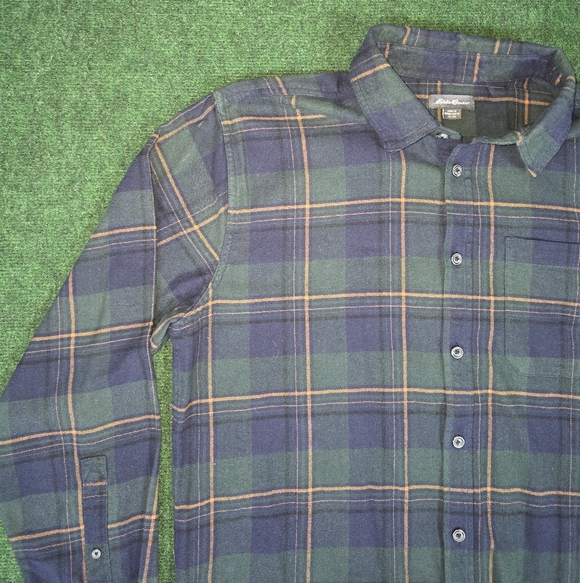 Eddie Bauer | 'Eddie's Favorite Flannel' 2-Ply Cotton Plaid Button Down Flannel - Picture 5 of 16